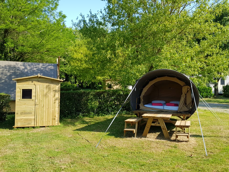 Camping-Dude-Karkassonne-Lokalisierung-Insolite-Dkbane-4-1